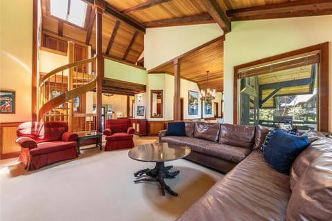 Chambers Lakeside Escape w Lake Views & HOA Access! House in Homewood