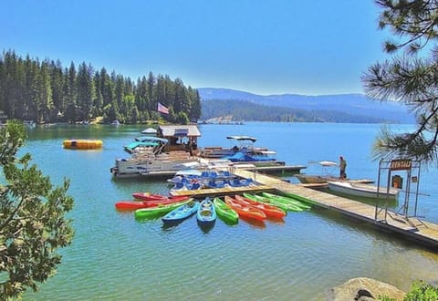 Sunset Mountain Hot Tub, Fire Table, Epic Views House in Shaver Lake