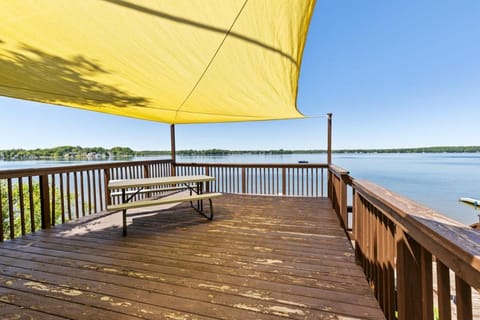 Chippewa Bluffs Resort - 2BR 2BA Cabins Cabin in Michigan