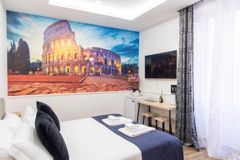 Bed, TV and multimedia, Bedroom