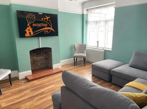 Easystays The Hidden Mansion Sleeps 15 Villa in Leicester