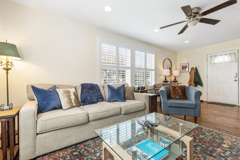 Marys Garden House House in Fort Worth