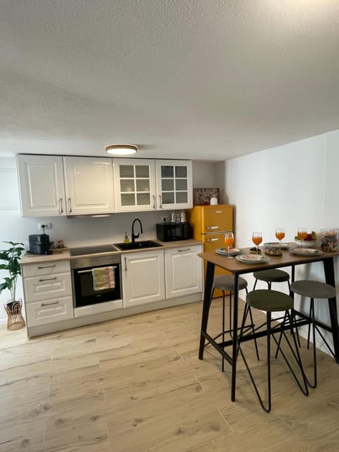 Kitchen or kitchenette, Dining area, dishwasher, oven, stove, toaster