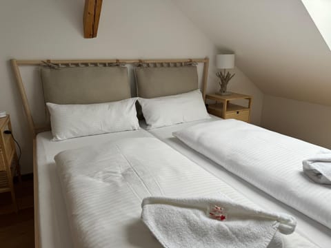 Bed, Photo of the whole room, Bedroom, towels