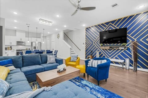 Communal lounge/ TV room, TV and multimedia, Living room, Seating area