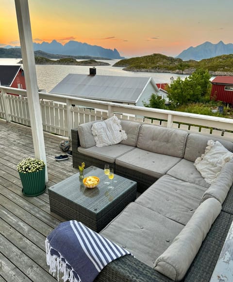 Patio, Natural landscape, View (from property/room), Balcony/Terrace, Seating area, Mountain view, Sea view