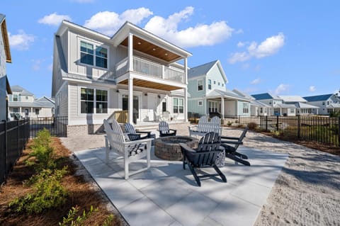 Property building, Patio, Balcony/Terrace, Seating area, sunbed