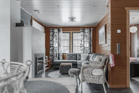 Hullun Mustikka Saukkopari Chalet in Lapland