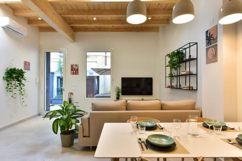 Living room, Dining area