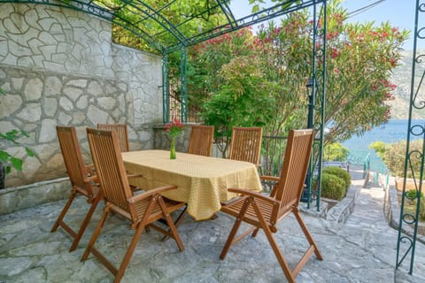 Waterfront house overlooking Kotor Bay by MN Property House in Kotor Municipality