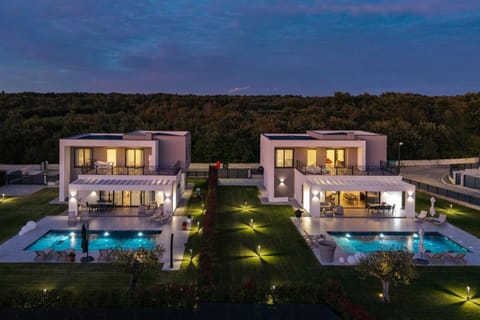 New! Luxury Villa Epic Lumina & Solena 2 heated pool Villa in Vodnjan