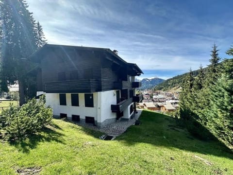 Property building, Natural landscape, Mountain view