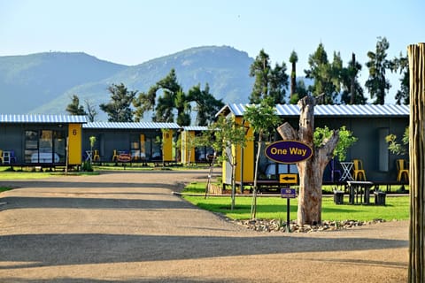 Property building, Day, Garden view, Mountain view