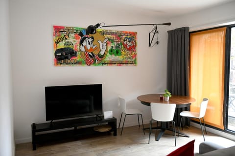 House of Sunflowers 15 min da Duomo Apartment in Milan