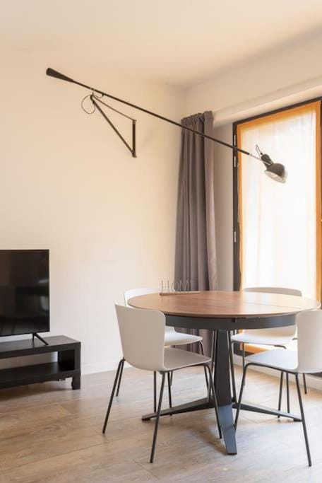 House of Sunflowers 15 min da Duomo Apartment in Milan