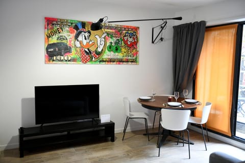 House of Sunflowers 15 min da Duomo Apartment in Milan