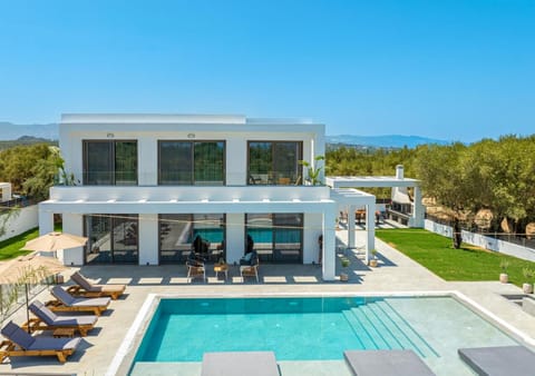 Property building, Patio, Spring, Day, Natural landscape, View (from property/room), Balcony/Terrace, Pool view, Sea view, Swimming pool, sunbed