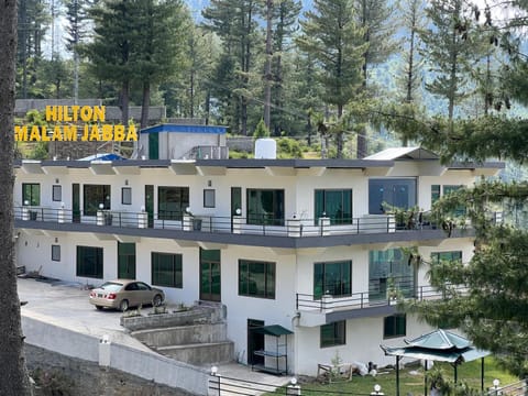 Property building, Spring, Day, Neighbourhood, Natural landscape, View (from property/room), View (from property/room), Text overlay, Street view, Location, Parking, VIP, VIP