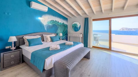 Bed, Natural landscape, Photo of the whole room, Bedroom, Sea view