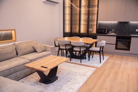 Seating area, Dining area, oven, stove