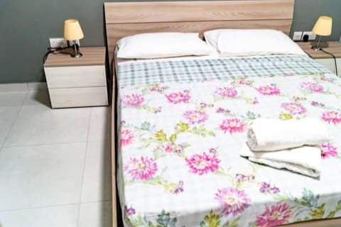 Cozy Seafront Apartment by Balluta Bay Apartment in Sliema