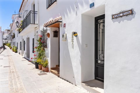 Property building, Neighbourhood, Street view