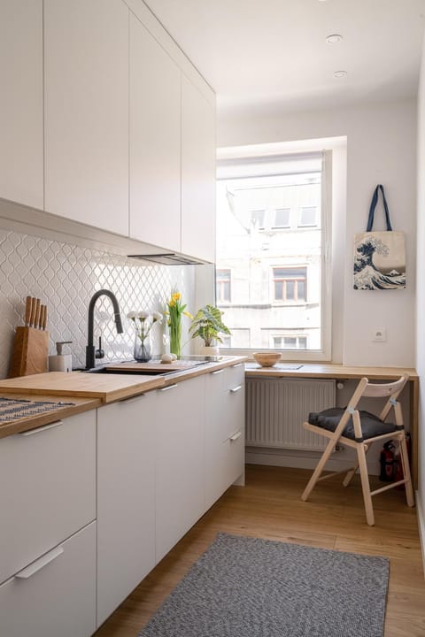 Kitchen or kitchenette, stove