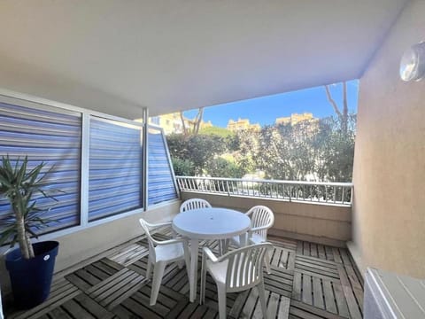 Appartement Port de Hyères 4 personnes Apartment in Hyères