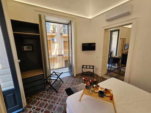 Bed, TV and multimedia, Balcony/Terrace, Photo of the whole room, safe, wardrobe, air conditioner