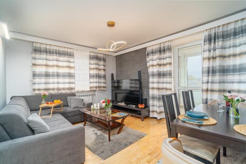Communal lounge/ TV room, TV and multimedia, Living room, Seating area