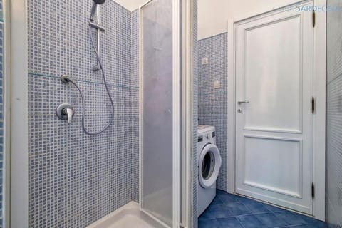 Shower, Bathroom, washing machine