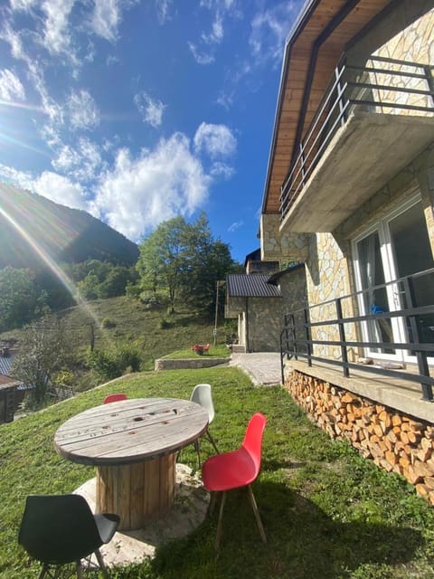 Day, Garden, Garden view, Mountain view