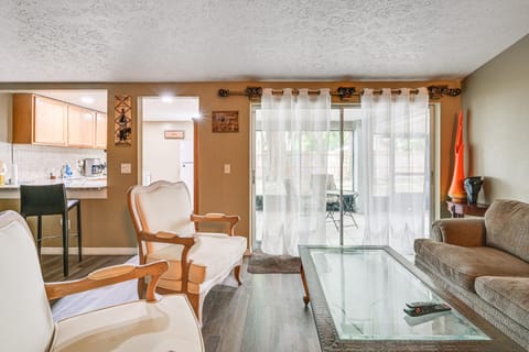 Home with Lanai 12 Mi to Busch Gardens Tampa Bay! House in Lake Magdalene