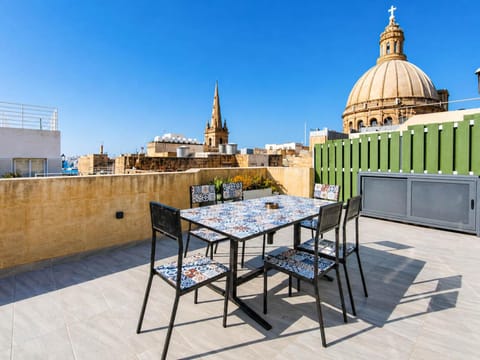 Balcony/Terrace, City view