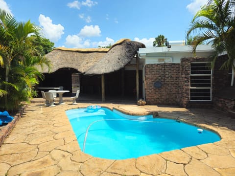 Day, Pool view, Swimming pool, sunbed