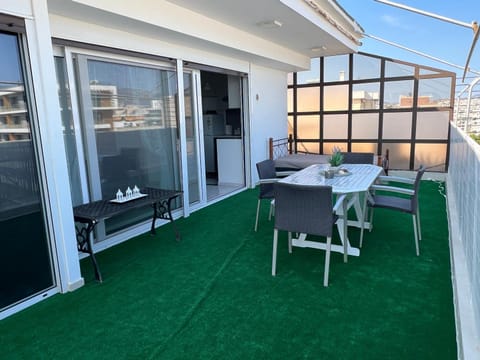 Day, View (from property/room), Balcony/Terrace, Seating area, Dining area