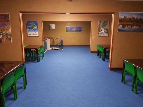 Communal lounge/ TV room