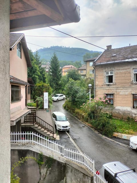 Neighbourhood, Mountain view