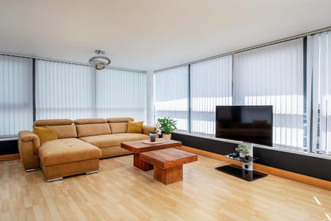 Large Central Penthouse in Leeds Apartment in Leeds