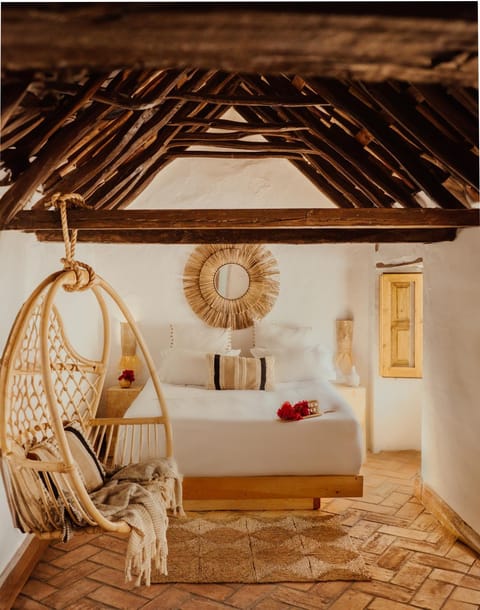 Bed, Living room, Photo of the whole room, Bedroom