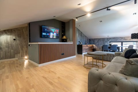 Communal lounge/ TV room, TV and multimedia, Living room