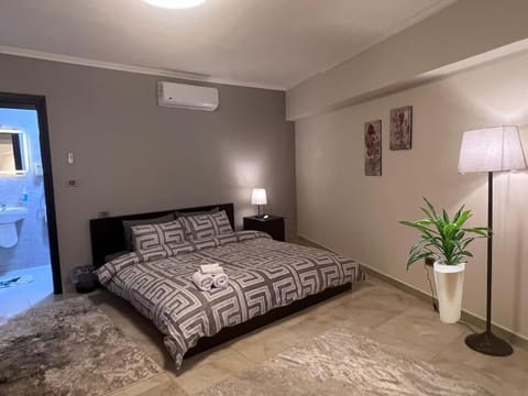 Bed, Bedroom, air conditioner