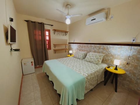Bed, TV and multimedia, Photo of the whole room, Bedroom, air conditioner