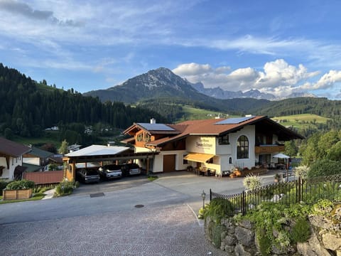 Property building, Day, Natural landscape, Mountain view, Parking