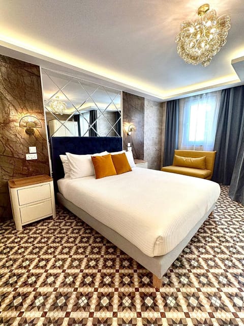 Bed, Seating area, Bedroom