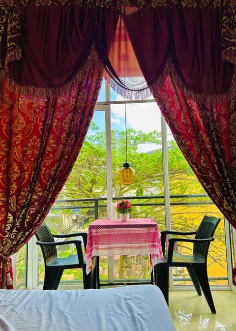 Day, Natural landscape, Garden, View (from property/room), Balcony/Terrace