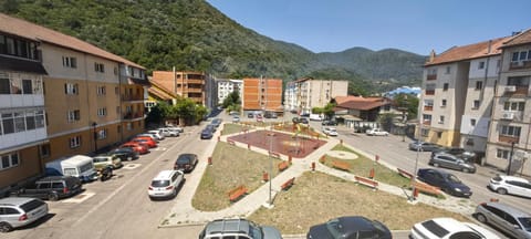 Bird's eye view, City view, Mountain view, Street view, Parking