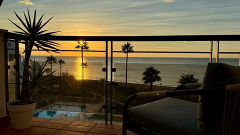 Natural landscape, View (from property/room), Pool view, Sea view, Swimming pool, Sunrise