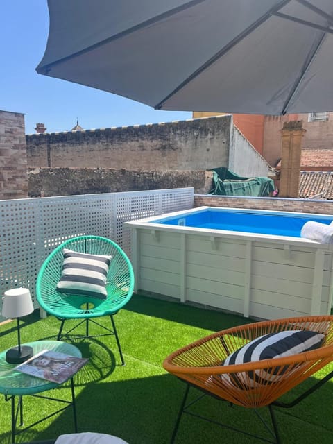 Day, Pool view, Swimming pool, sunbed