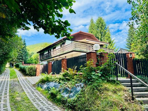Property building, Day, Street view